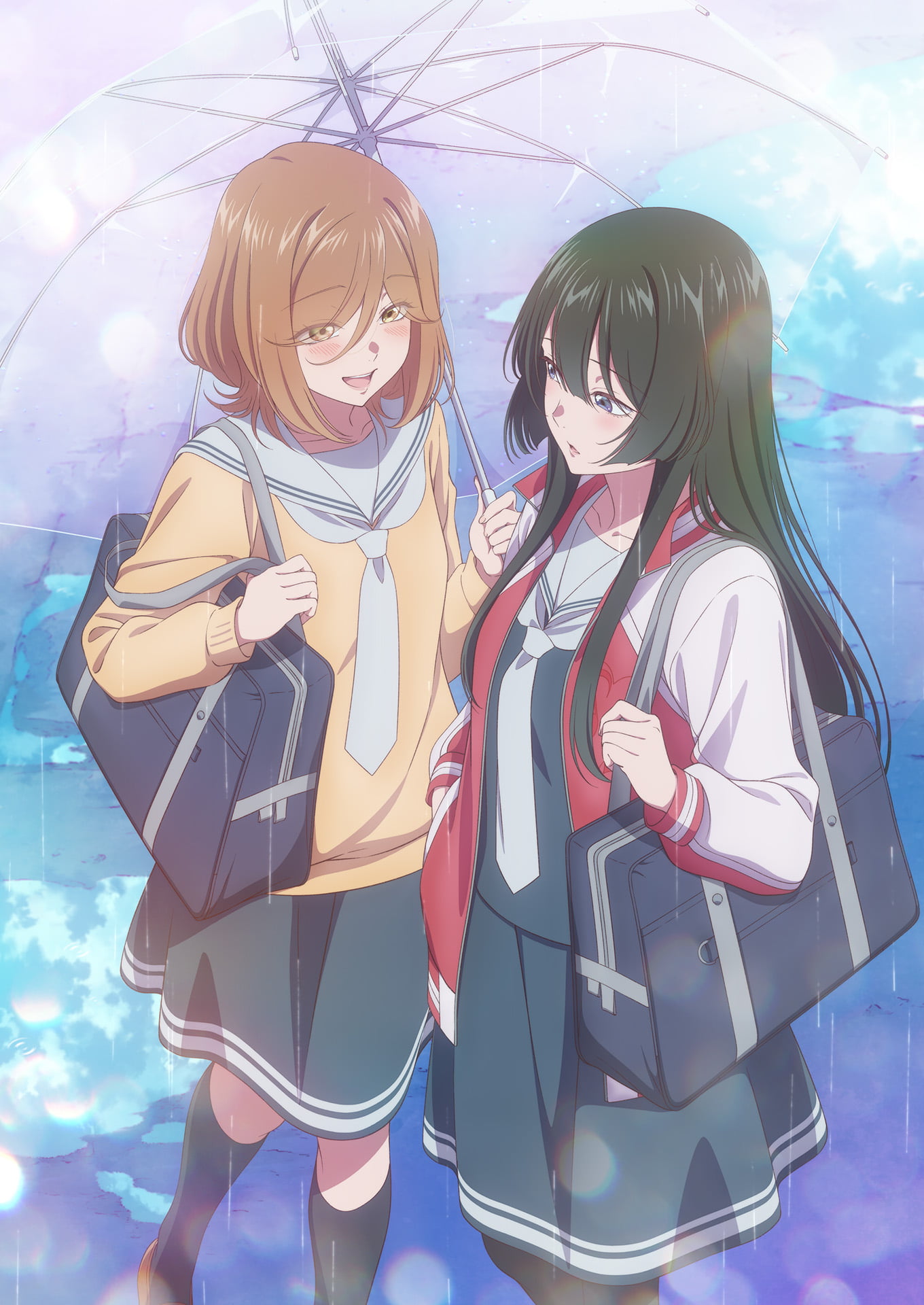 咲希と奏音が微笑みながら1つの傘で雨の中を歩いている